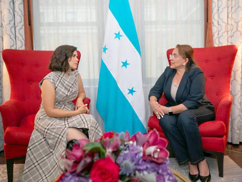 América Ferrera se reúne con Xiomara Castro para hablar sobre migración