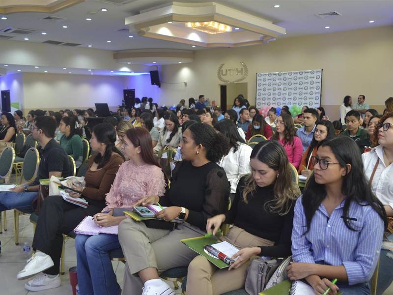 Los asistentes tuvieron la oportunidad de interactuar con los especialistas durante las charlas.