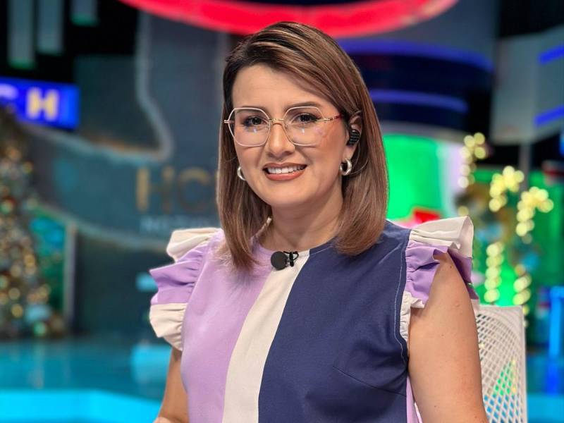 La reconocida periodista hondureña Cesia Mejía compartió recientemente uno de los momentos más emotivos de su vida: el reencuentro con sus hermanos.