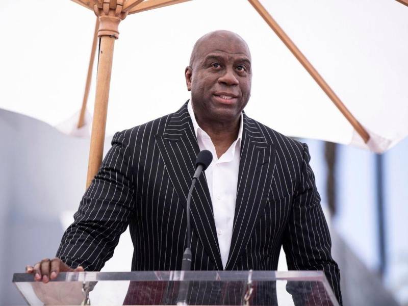 Magic Johnson apela por las elecciones: “Elijamos a Kamala Harris”