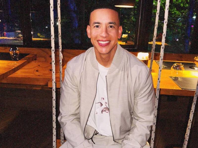 Daddy Yankee ofreció una prédica donde habló de su matrimonio con Mireddys González.