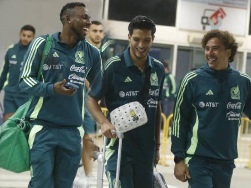 En horas de la noche del miércoles arribó la Selección Mexicana para el juego contra Honduras por Nations League. Se enfrentan este viernes a las 8 de la noche en el estadio Morazán de San Pedro Sula.