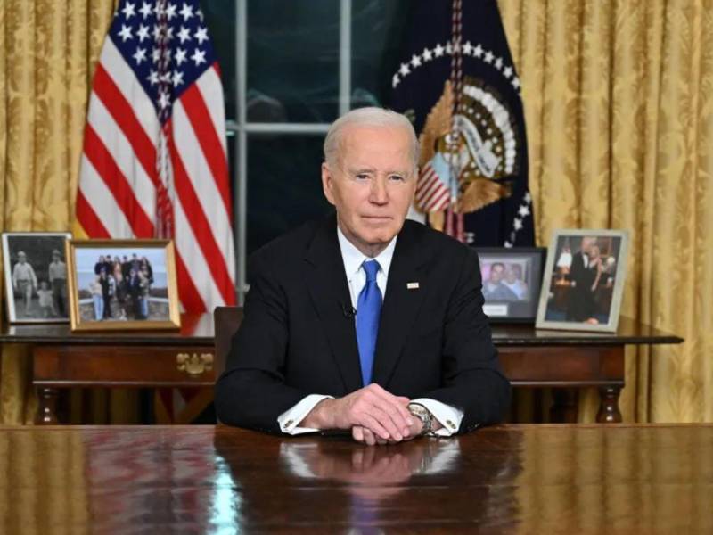 El presidente de EE.UU., Joe Biden, tras pronunciar su discurso de despedida a la nación desde el Despacho Oval de la Casa Blanca en Washington, DC, EE.UU.