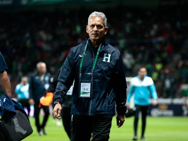 La selección hondureña cayó ante México y quedó fuera del Final Four de la Concacaf. Ahora tendrá que pelear en un repechaje para buscar boleto a Copa Oro.