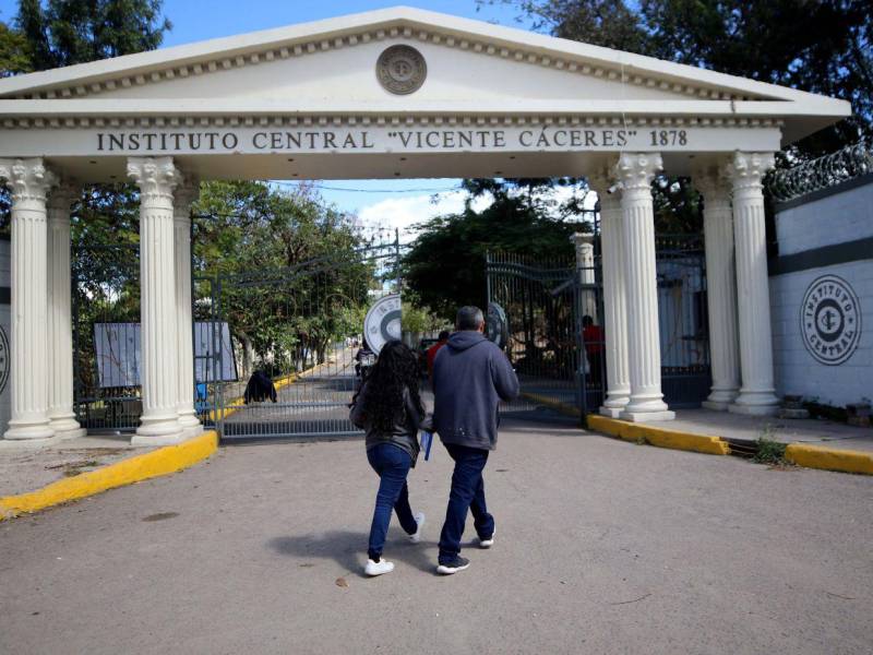 Los autobuses tendrán permitido ingresar al Instituto Central Vicente Cáceres.