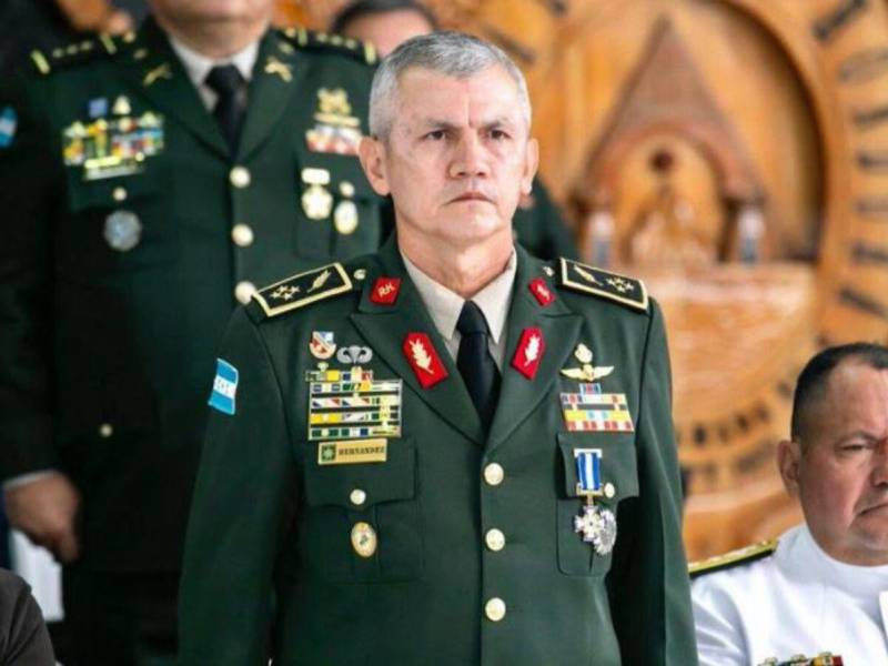 El general Roosevelt Hernández fue nombrado por la presidenta Xiomara Castro como jefe de las FF AA en diciembre de 2023.