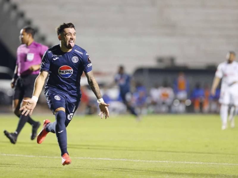 El argentino Agustín Auzmendi aprovechó la primera acción que tuvo para poner a ganar a Motagua.