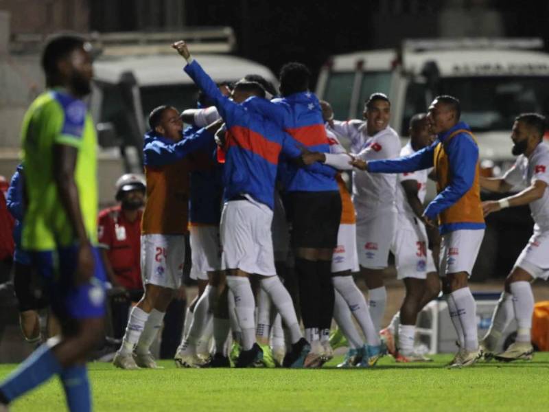 Olimpia se acerca a la final del torneo Apertura al estar derrotando al Olancho FC.