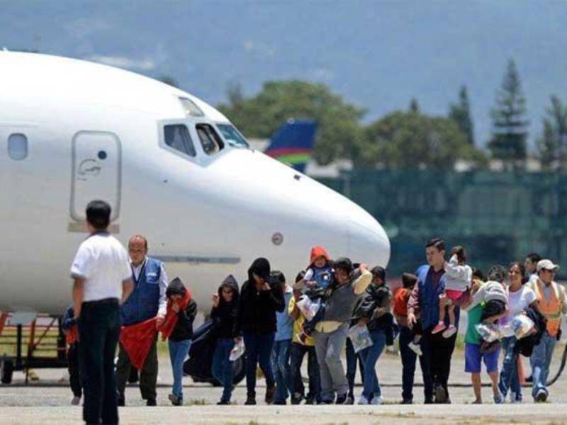 Según analistas, deportaciones masivas se pueden evitar no con un programa, sino cambiando discurso confrontativo.