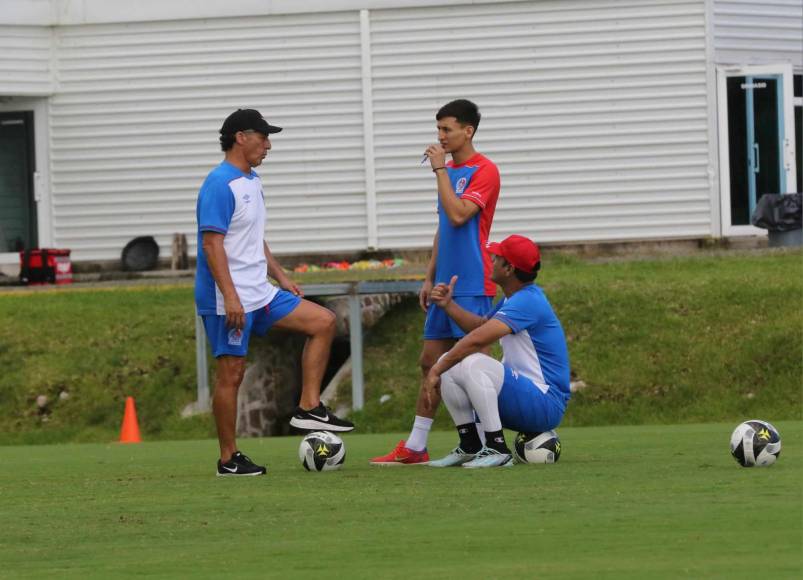 Olimpia estrena uniforme, confirman lesionado y legionario se queda entrenando