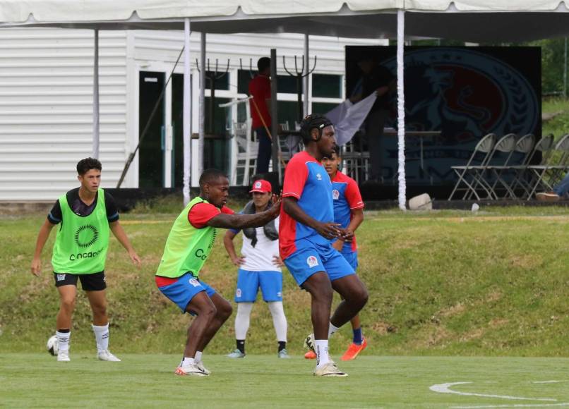 Así fue el regreso de Alberth Elis a entrenamientos del Olimpia