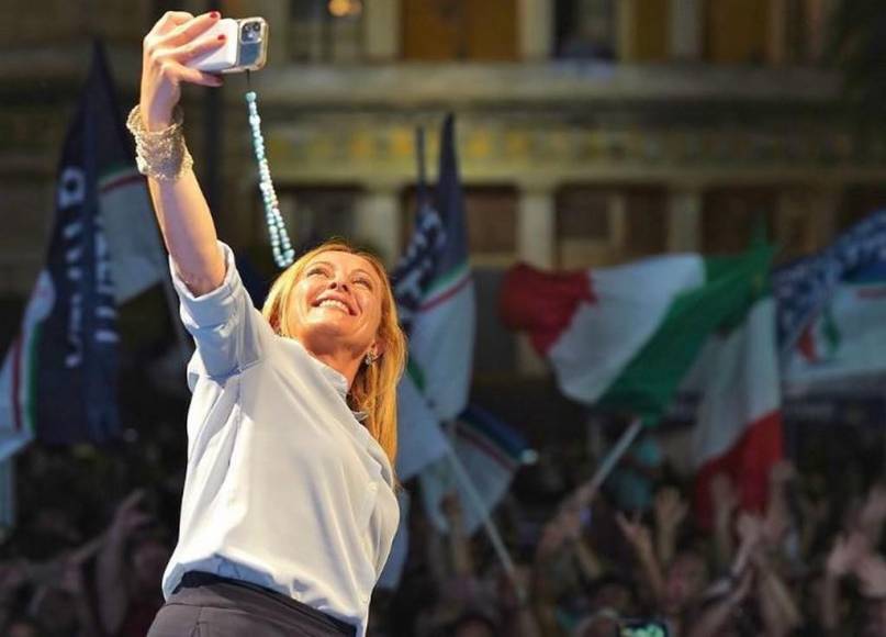 Giorgia Meloni, controvertida política que se convierte en la primera mujer en gobernar Italia