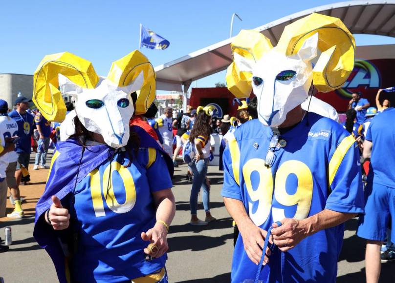 Color, cuernos y rayas: Ambientazo previo al Super Bowl LVI