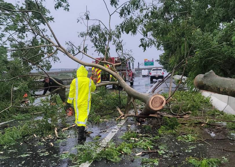 Inundaciones y destrucción deja huracán Fiona a su paso por el Caribe