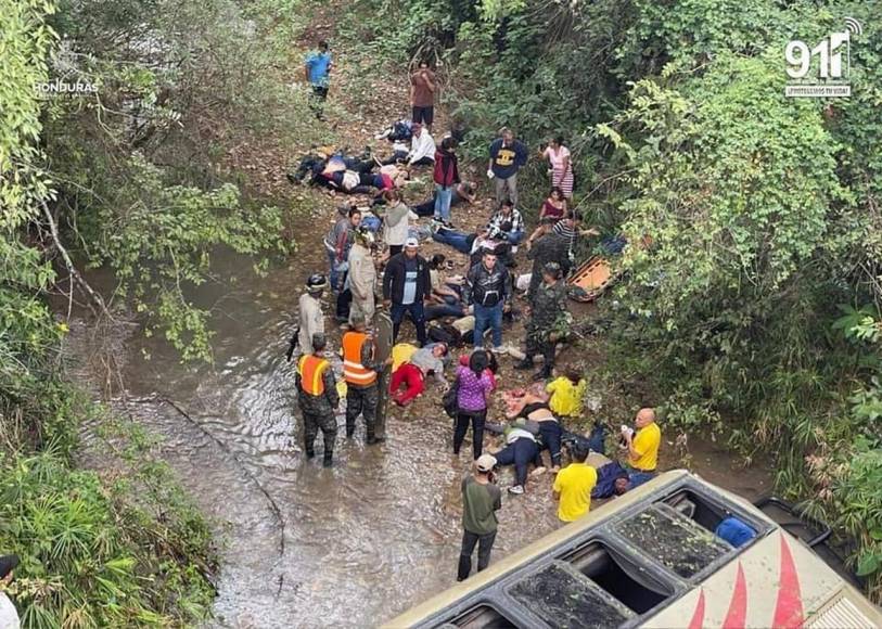 Las 25 imágenes impactantes del accidente en la carretera a Olancho