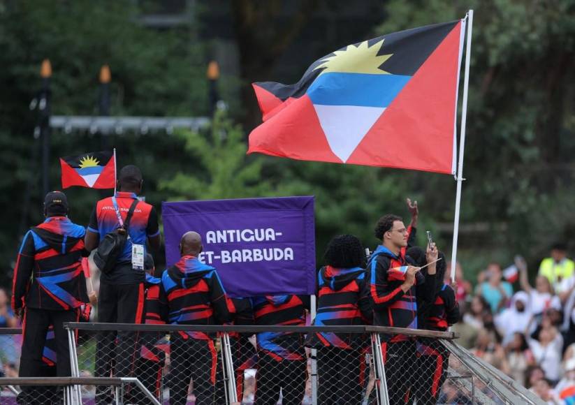 Con desfile de delegaciones en el Sena, inicia ceremonia de apertura París-2024