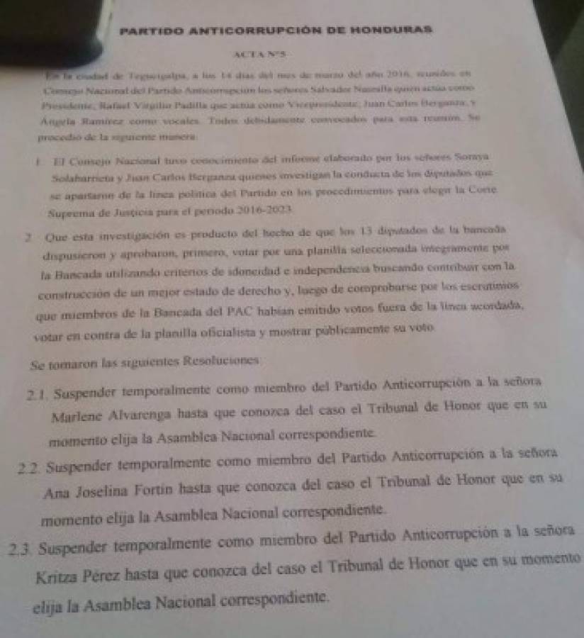 La resolución del Partido Anticorrupción está comprendida en el acta número cinco, pero carece de firma de los miembros de su directiva.