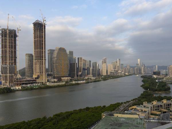 Un canal divide a Macao y la ciudad china de Hengqin, donde se desarrolla una zona económica compartida.