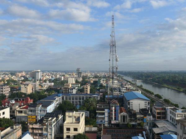 Casi la mitad de la gente en Myanmar vive en la pobreza, dice el Banco Mundial. Mandalay en octubre.