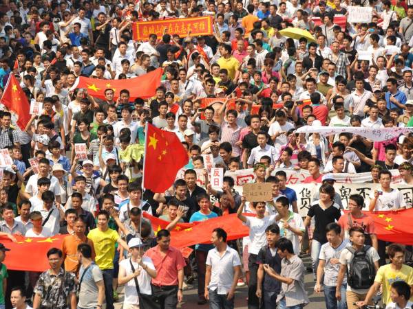 El discurso de odio hacia los nipones se ha extendido en línea en China. Manifestantes antijaponeses en China, en el 2012. (Peter Parks/Agence France-Presse — Getty Images)