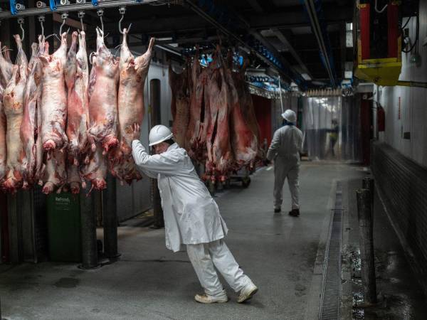 El actual mercado de carne de Smithfield, terminado en 1868, fue una maravilla de la ingeniería, con vías de tren debajo.