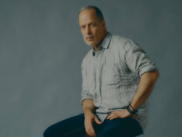 Sebastian Junger tenía preguntas sobre experiencias cercanas a la muerte después de un aneurisma.