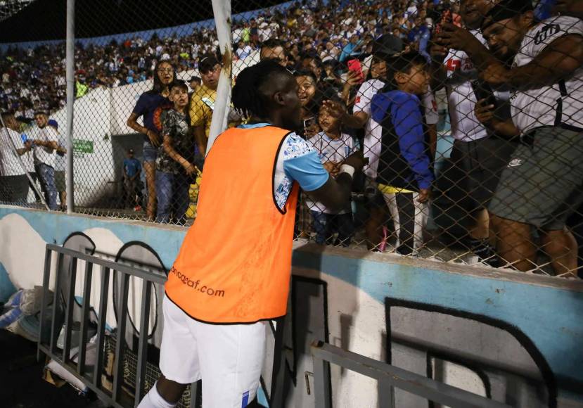 No se vio: Rostros triste tras derrota de Honduras y zafarrancho en el Nacional