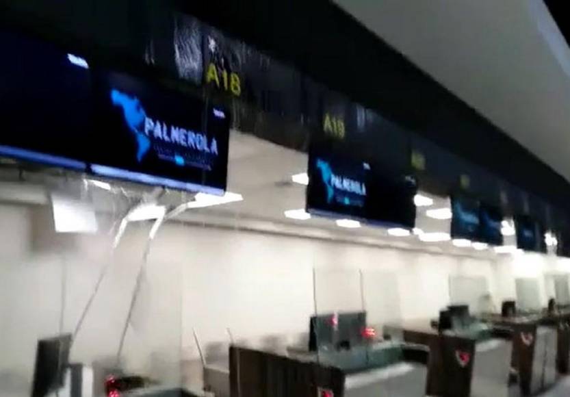 Los destrozos provocados por una tormenta en el Aeropuerto Internacional Palmerola (Fotos)