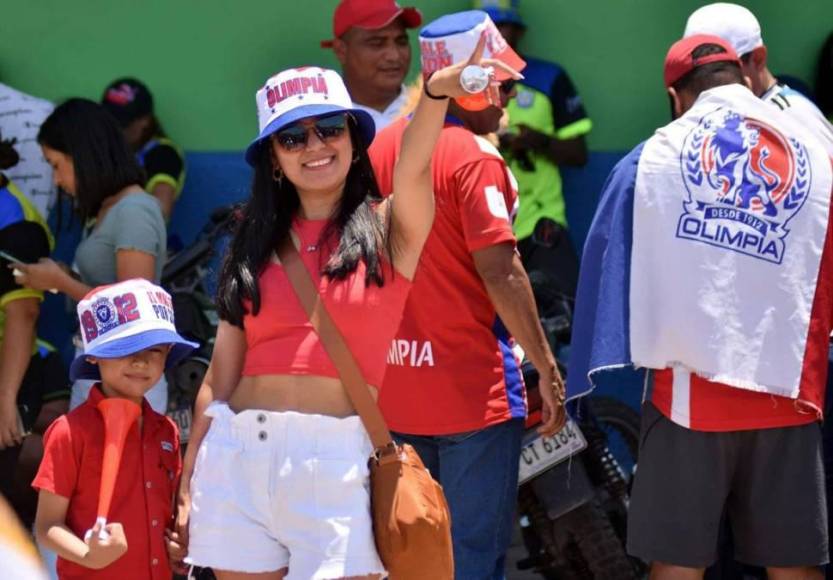 Las aficionadas más guapas de Olimpia y Olancho FC que cautivaron en la final