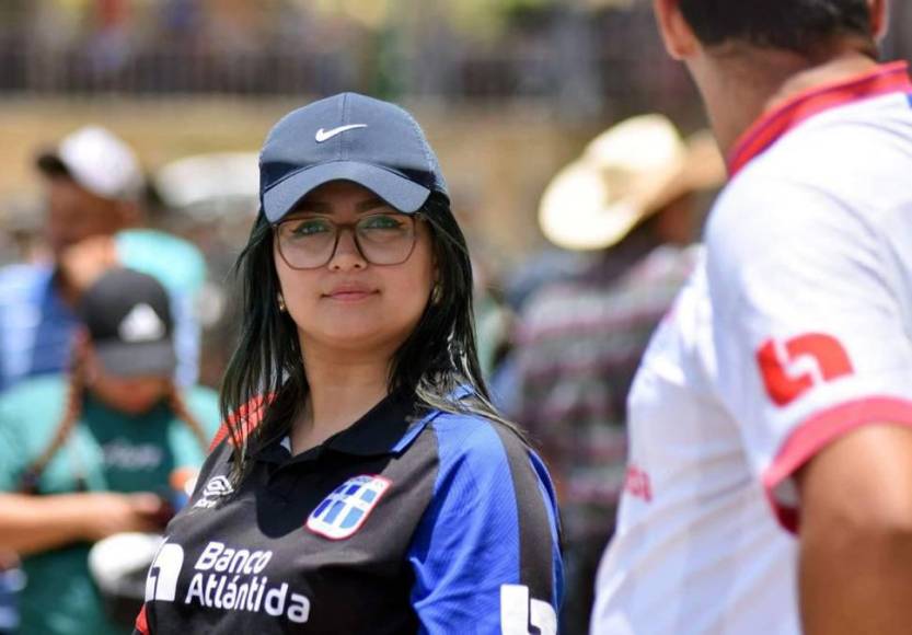 Las aficionadas más guapas de Olimpia y Olancho FC que cautivaron en la final