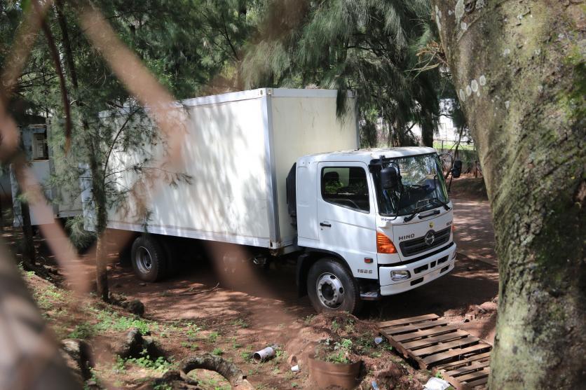 Dos años agarrando polvo, mientras hay centros de salud saturados de pacientes: insólito abandono de clínicas móviles en Honduras