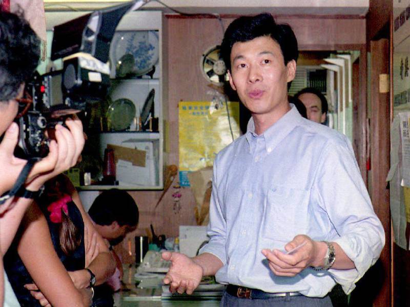 Han Dongfang en 1992 en Hong Kong, tras haber sido encarcelado durante casi dos años por el Gobierno chino.