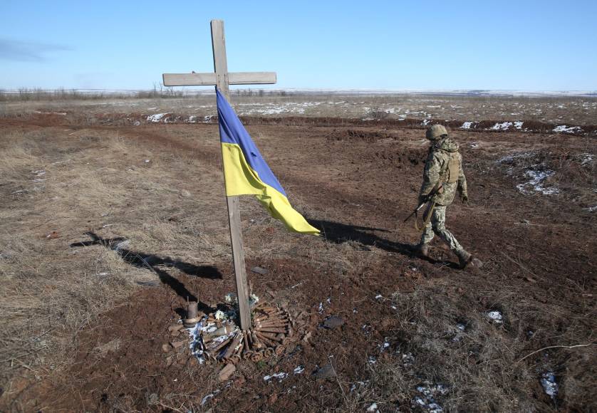 Catástrofe humanitaria: Kiev sitiada, miles de civiles muertos y gente peleando por comida en Ucrania