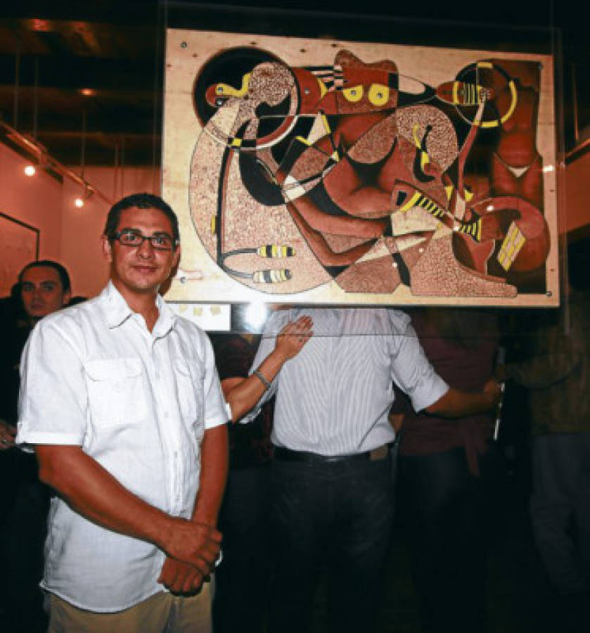 Adonay Navarro, ganador de la 23 Bienal de Pintura