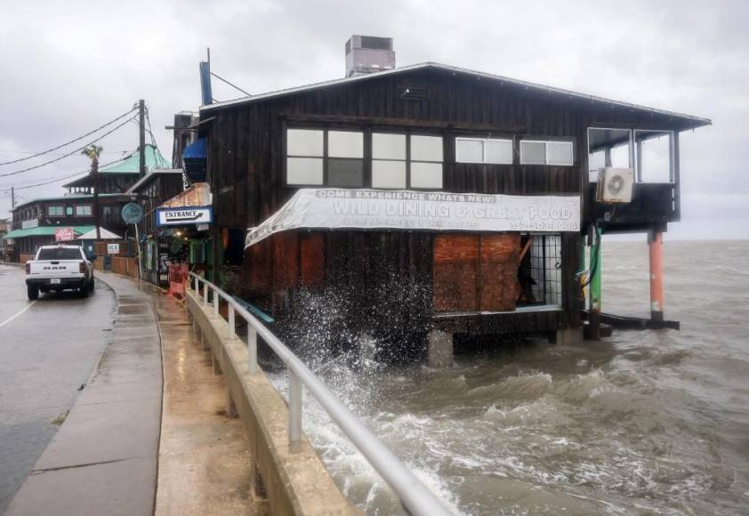 Huracán Debby ya es categoría 1 y toca tierra en Florida