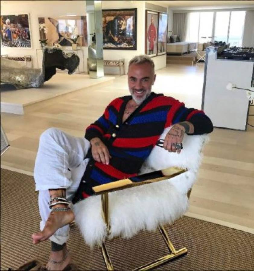 Critican a Gianlucca Vacchi por caminar en tacones