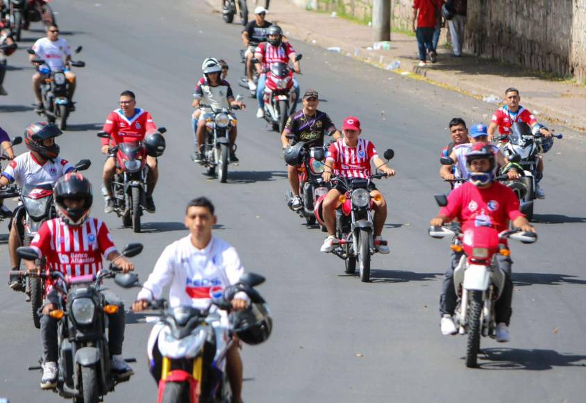 Olimpia - Motagua: ¡Ambientazo! Llegada de la Ultra Fiel al Estadio Nacional para el clásico