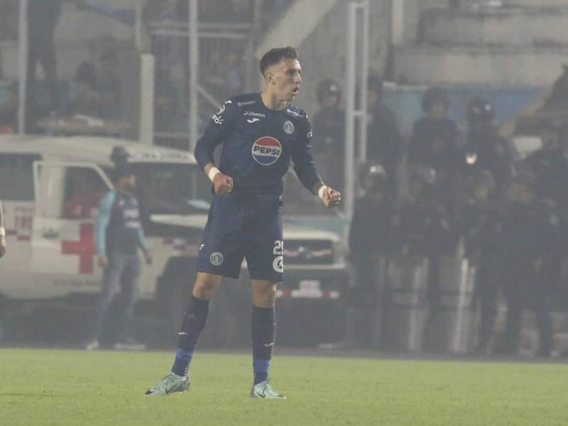 Rodrigo Auzmendi anotó el gol del empate para Motagua en el clásico capitalino.