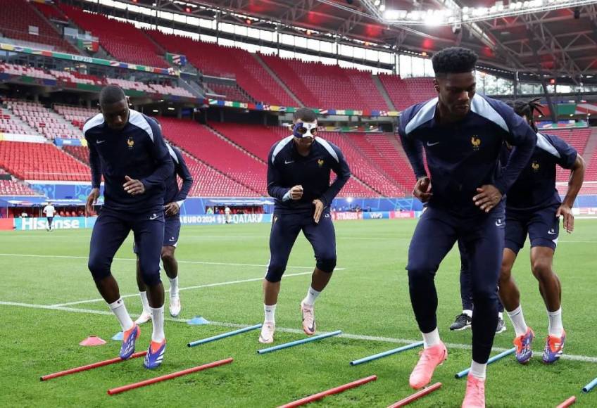 Eurocopa 2024: Kylian Mbappé usará una máscara especial tras la fractura en la nariz