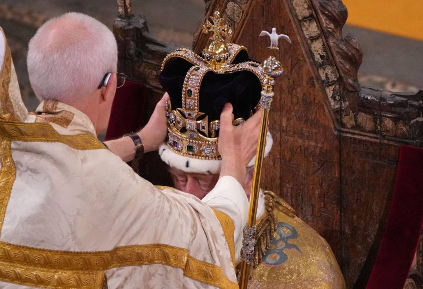 Así fueron coronados el rey Carlos III y la reina Camila