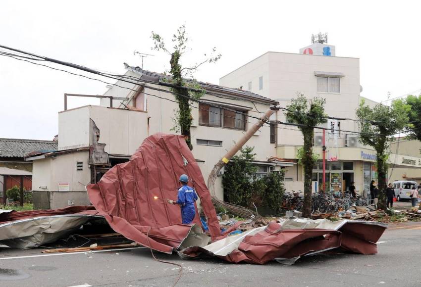 El tifón Shanshan deja 4 muertos, más de 100 heridos e inundaciones en Japón