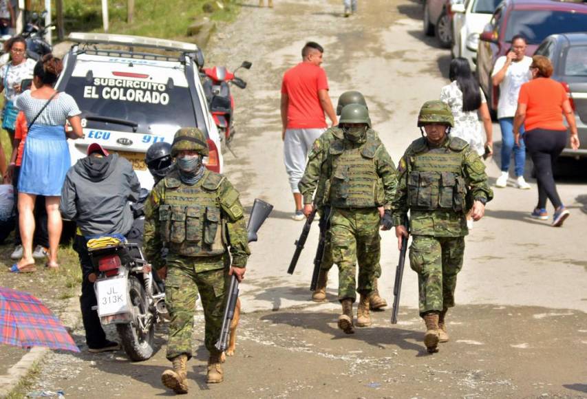 Más de 40 presos muertos y un centenar de fugados en motín en Ecuador