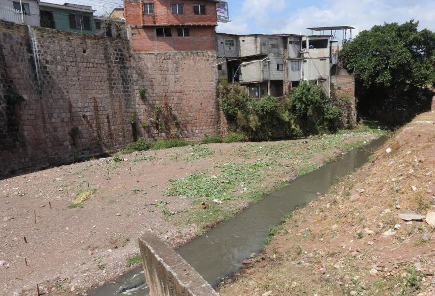 Inician las obras en sector Los Jucos; ¿qué decía la carta que le dieron a Aldana?