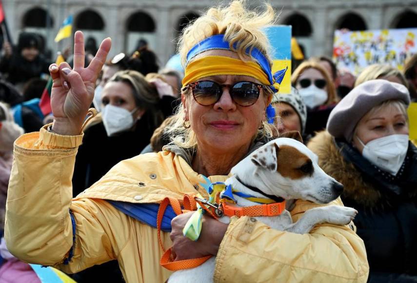 Ola de solidaridad con Ucrania en las calles de todo el mundo (FOTOS)