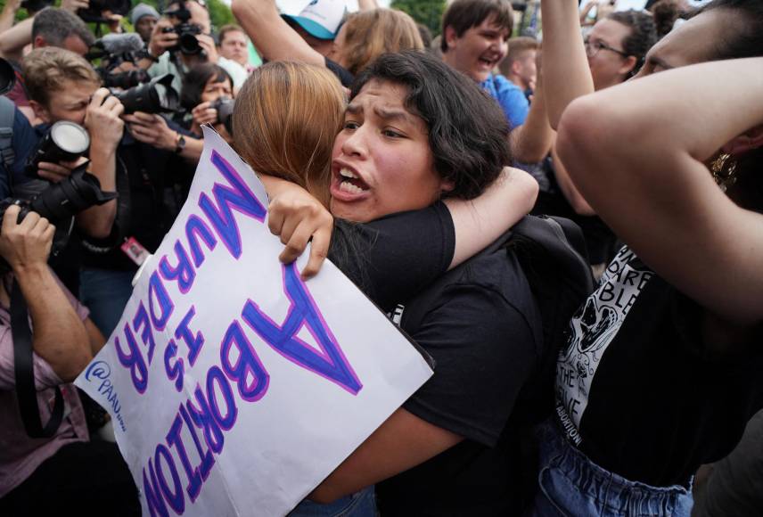 Lo que debes saber sobre el fallo histórico de eliminar el derecho constitucional al aborto en EE UU