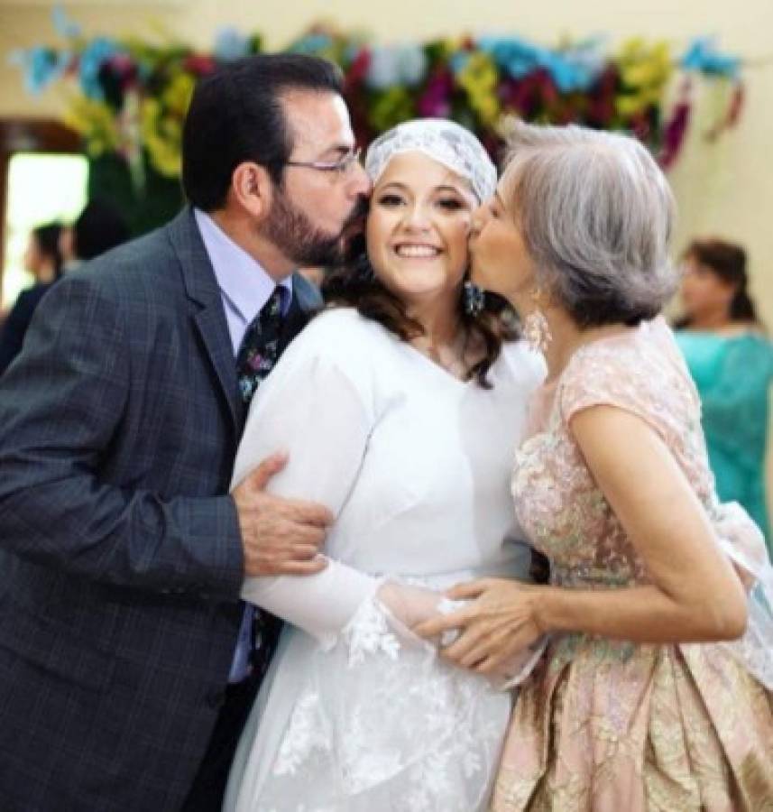 Hannah de Turcios junto a sus padres Germán Ponce y Ninoska de Ponce.