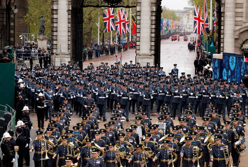 Carlos III: las imágenes del mayor desfile militar en 70 años