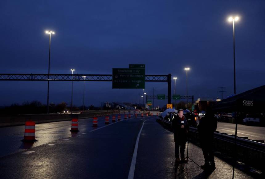 Cerrados permanecen accesos al puente que colapsó en Baltimore