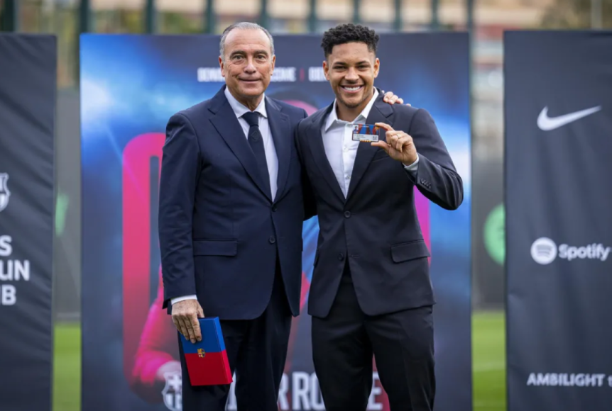 Así fue la presentación de Vitor Roque, nuevo fichaje del Barcelona