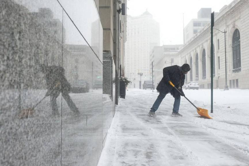 Al menos 17 personas han muerto en tormenta invernal que azota Estados Unidos